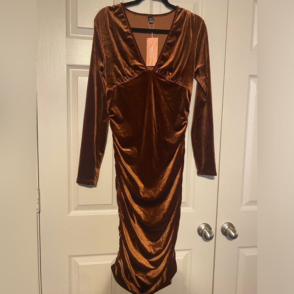 SHEIN Rich Brown Velvet Long Sleeve Dress